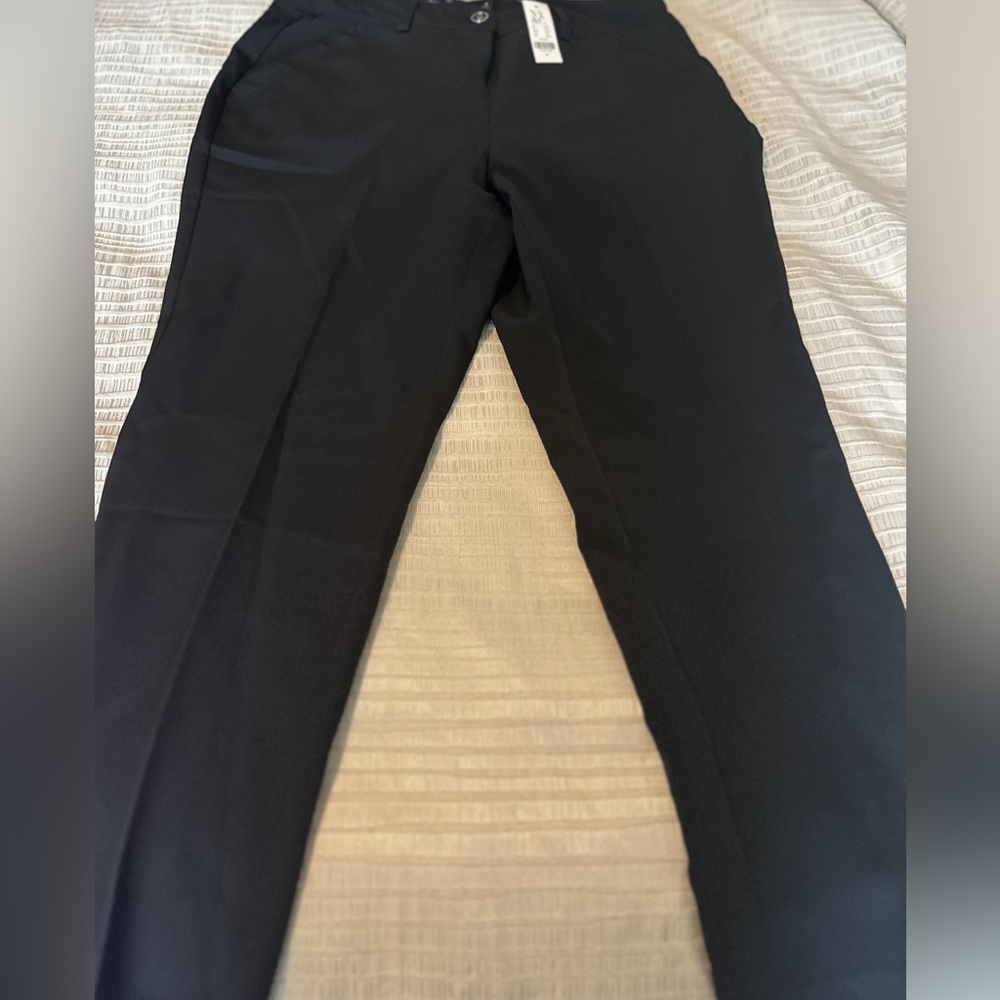 New York and Company Black Ankle Length Pants NWT Size 6